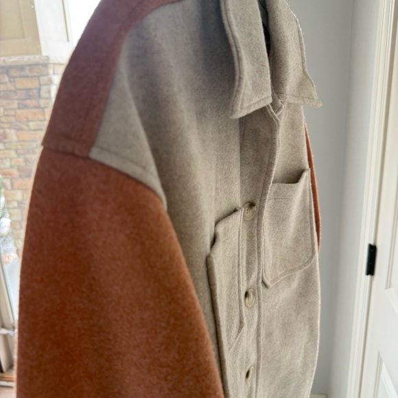 Hem & Thread Colorblock Shacket Small Oatmeal Rust Button Front Jacket - Picture 4 of 5